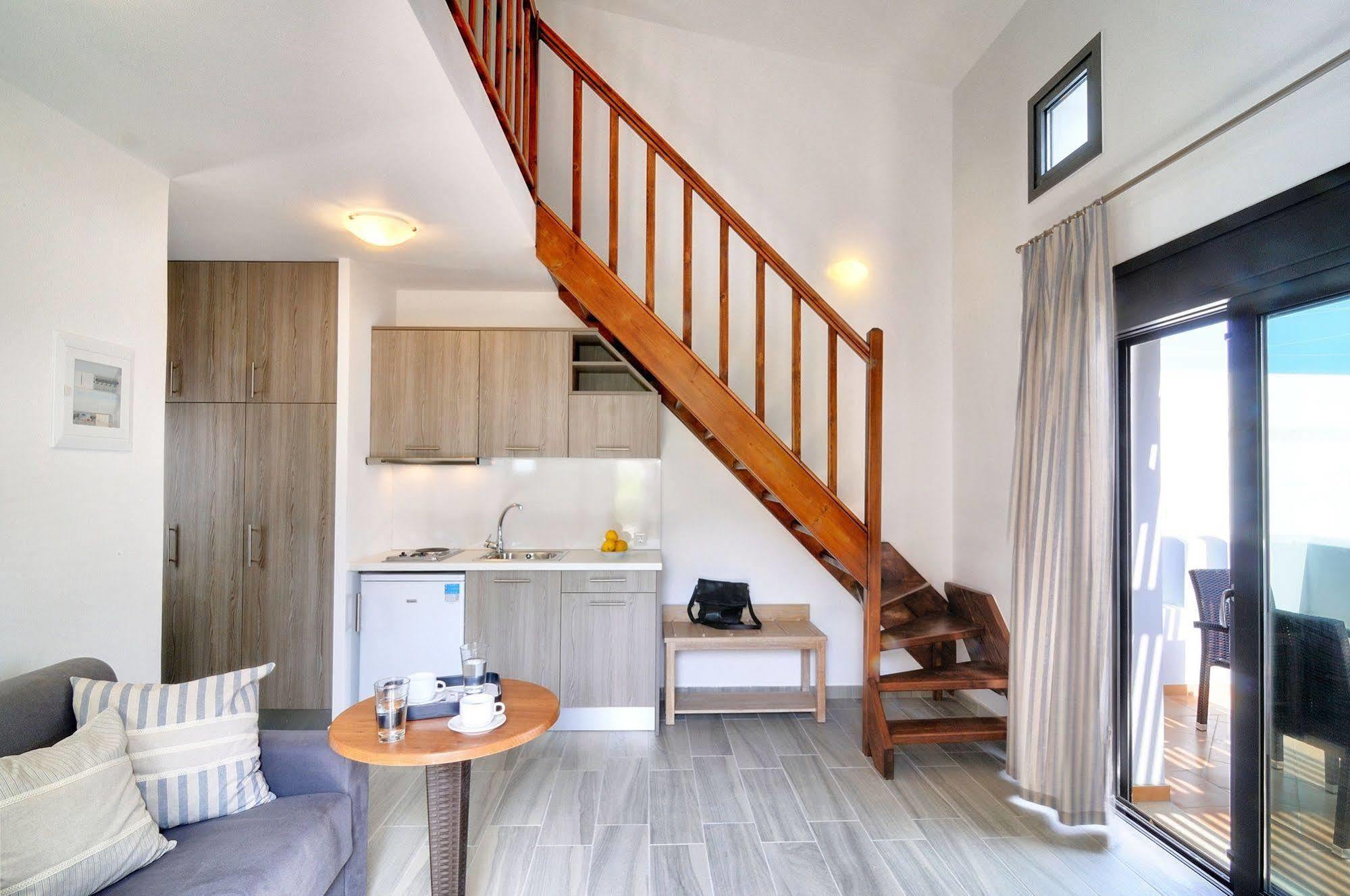 Myrtos Mare Suites Eksteriør bilde