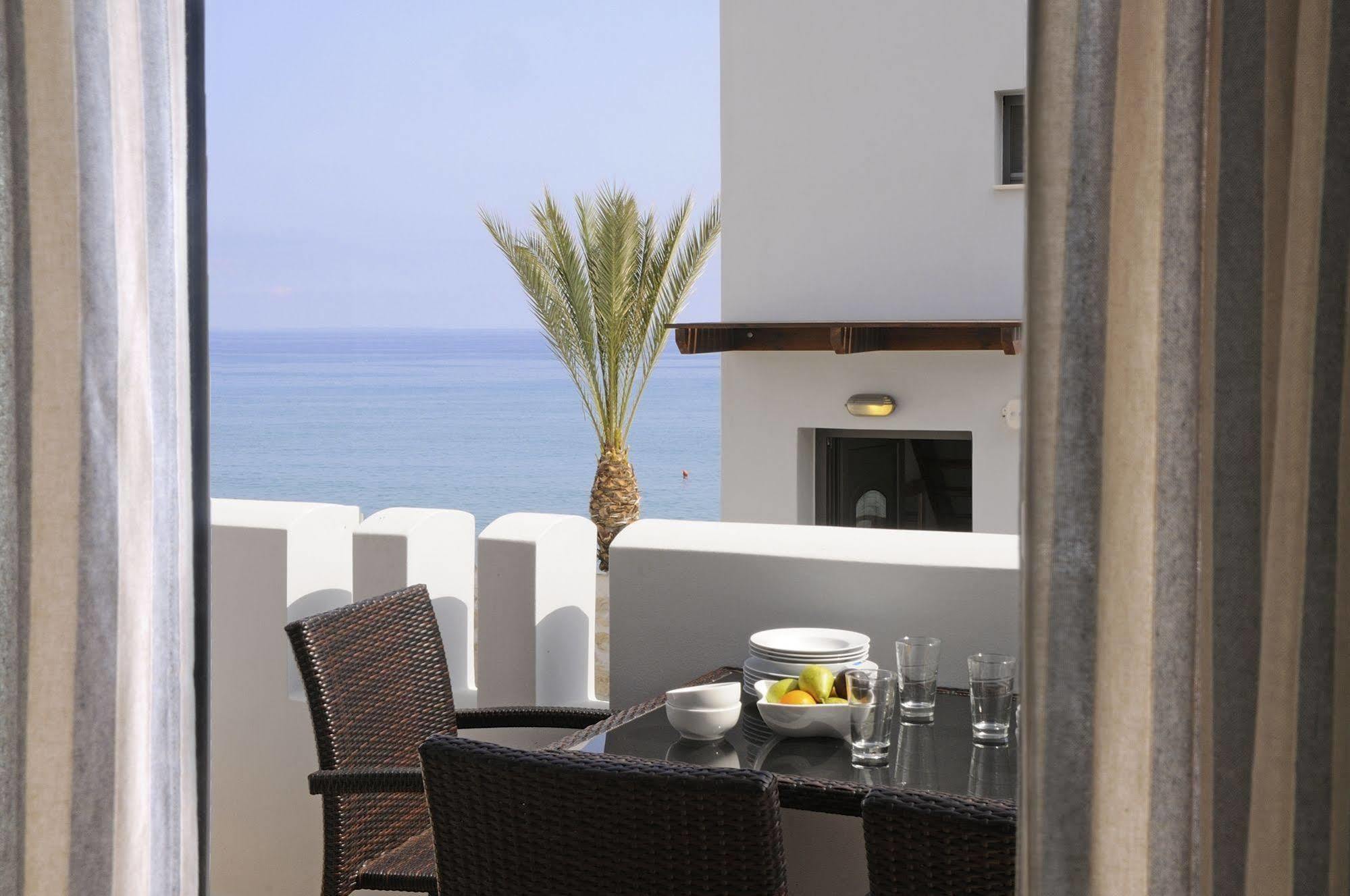 Myrtos Mare Suites Eksteriør bilde